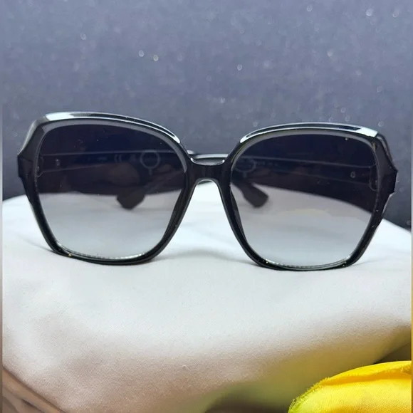 Guess | Accessories | Guess Womens 58mm Shiny Black Crystal  display picture 1